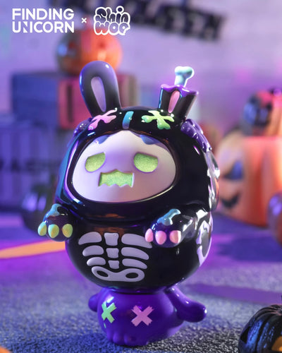 【Artist Signed Big Size】Shinwoo Halloween Toy Figure